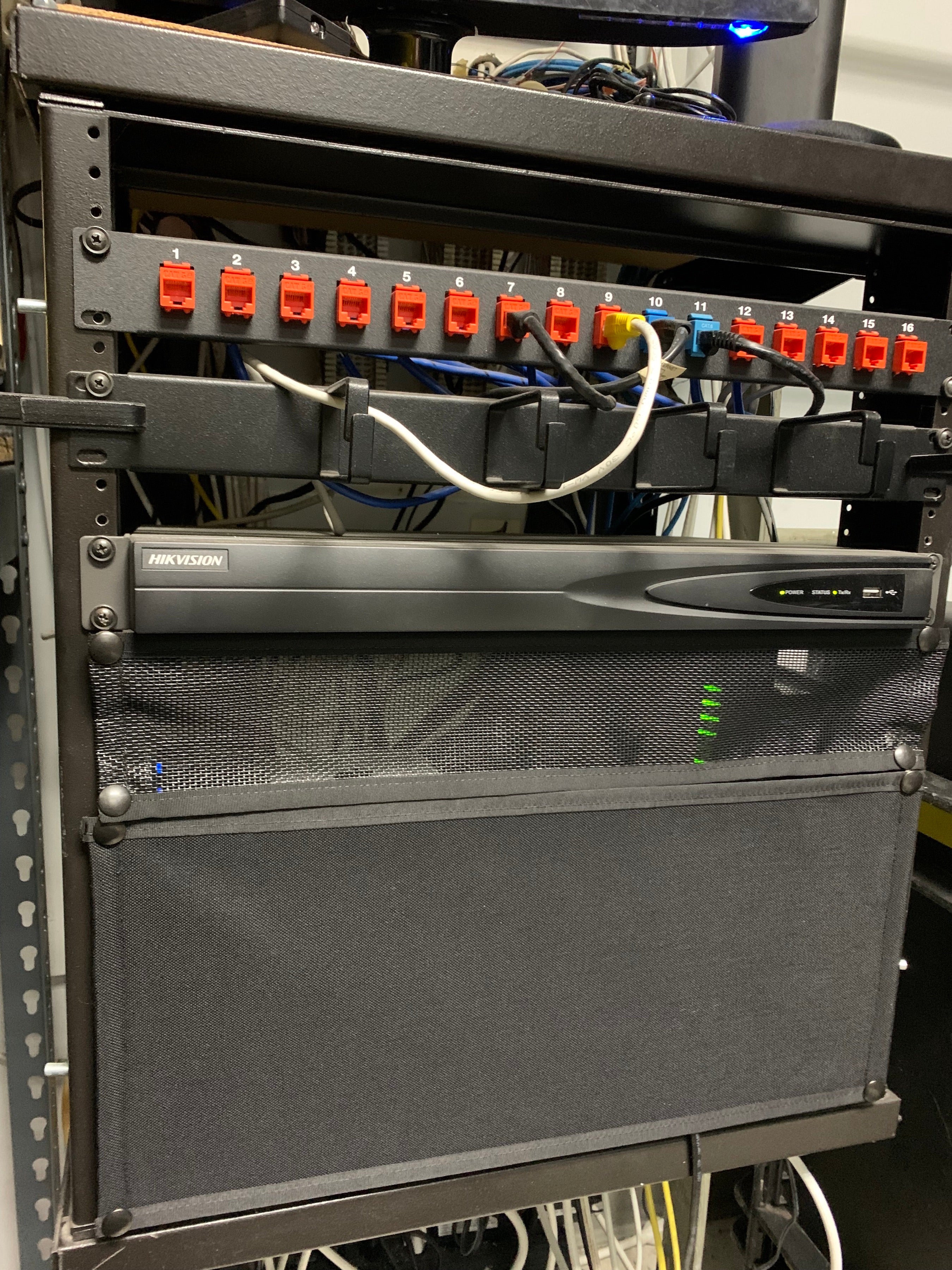 6U Snap-On Rack Panel Solid